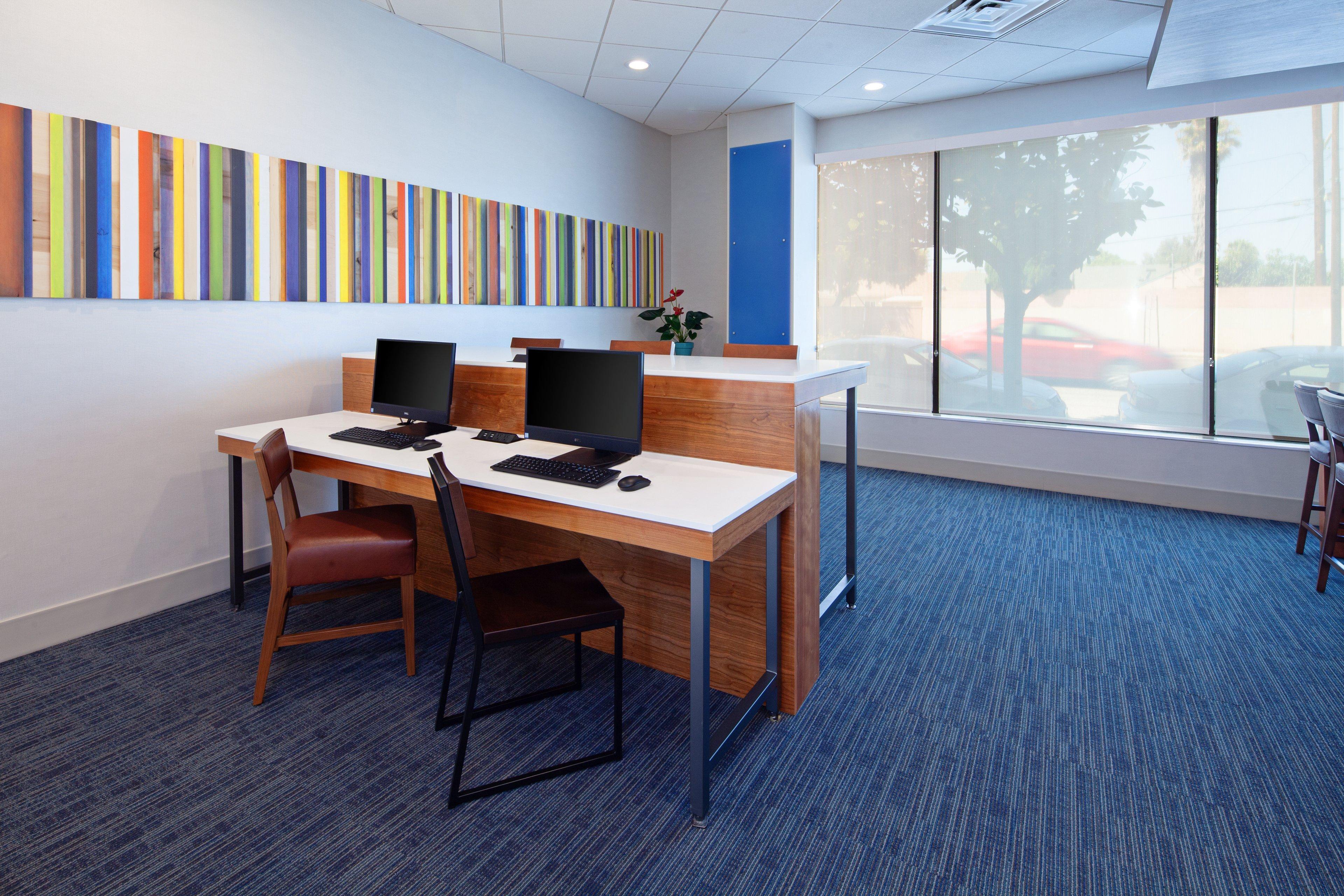 Express Angeles Lax Airport By Ihg Hotel 3*